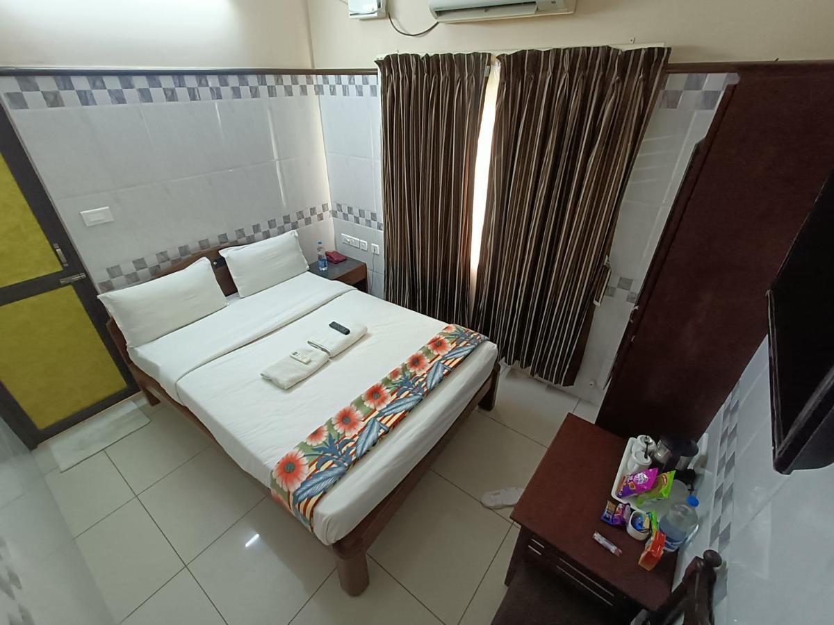 Hotel Arunachala Пондичери Екстериор снимка