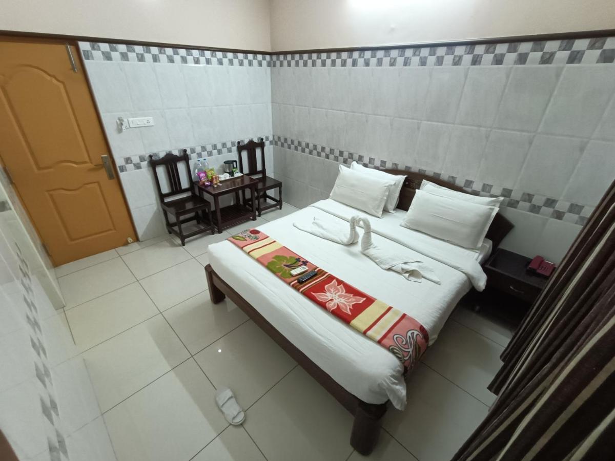 Hotel Arunachala Пондичери Екстериор снимка