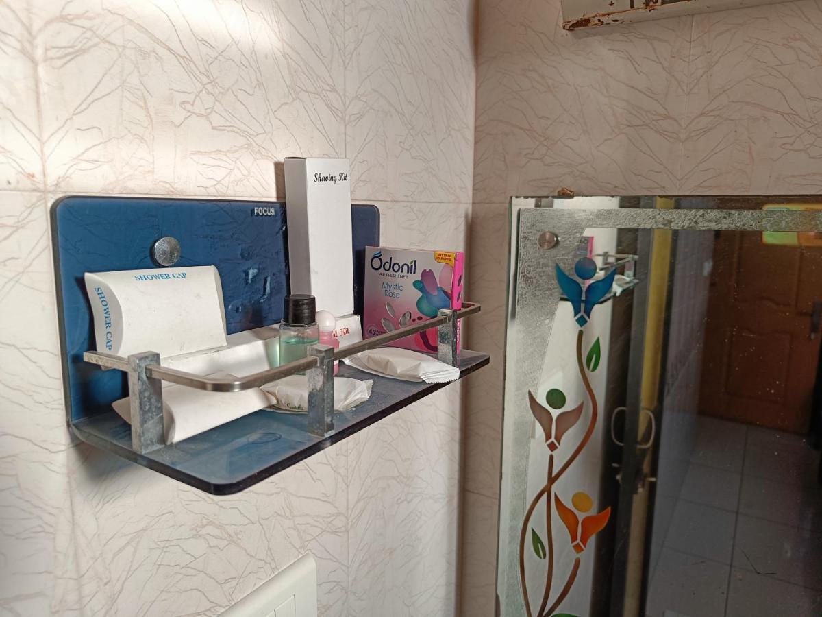 Hotel Arunachala Пондичери Екстериор снимка