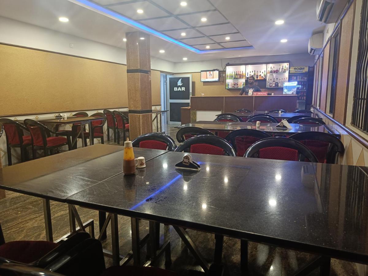 Hotel Arunachala Пондичери Екстериор снимка