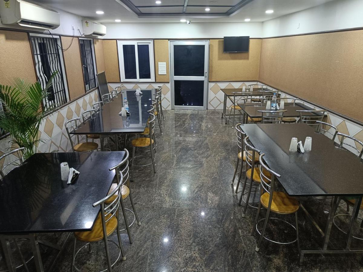 Hotel Arunachala Пондичери Екстериор снимка
