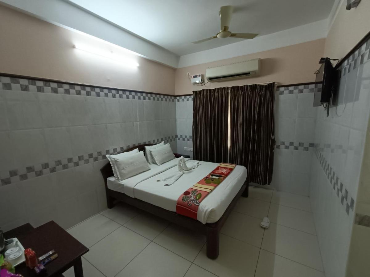 Hotel Arunachala Пондичери Екстериор снимка