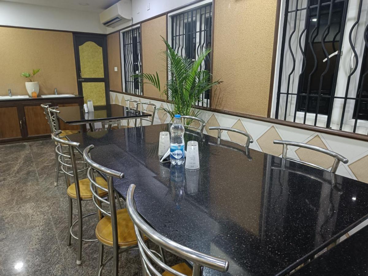 Hotel Arunachala Пондичери Екстериор снимка