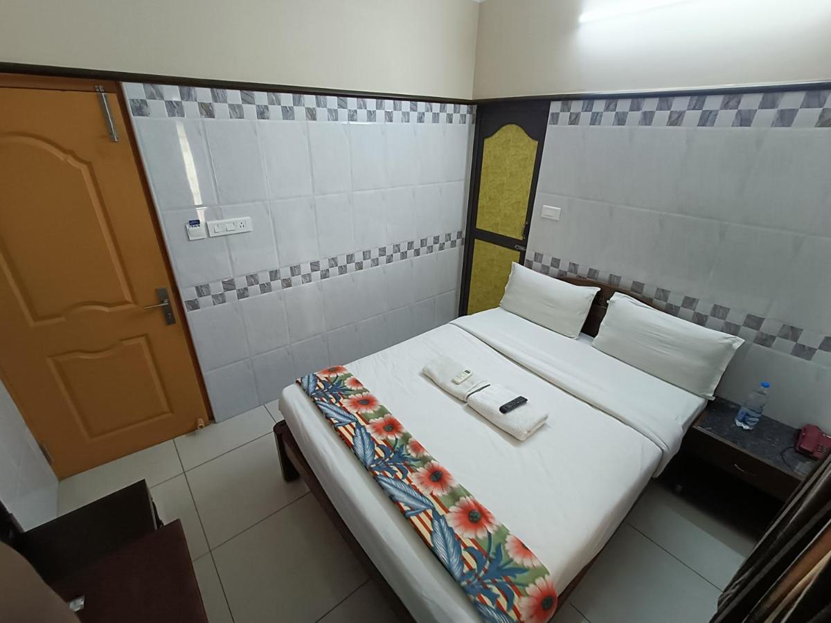 Hotel Arunachala Пондичери Екстериор снимка