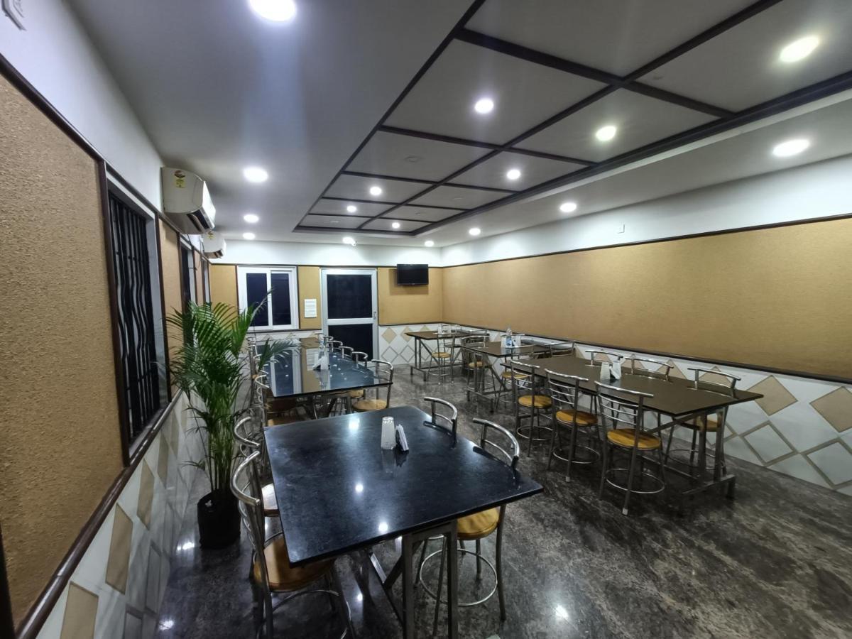 Hotel Arunachala Пондичери Екстериор снимка