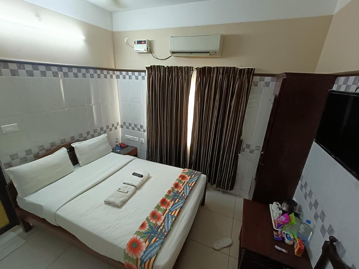 Hotel Arunachala Пондичери Екстериор снимка