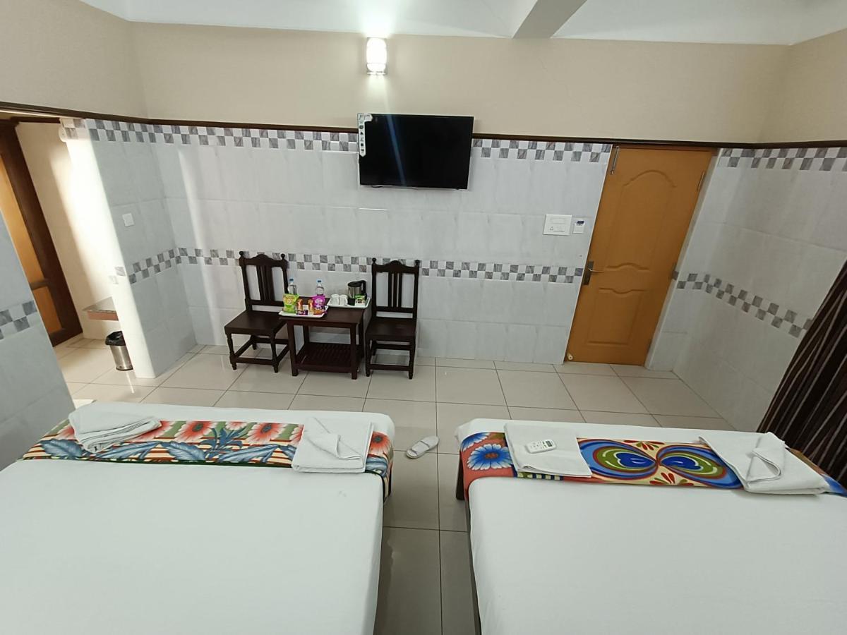 Hotel Arunachala Пондичери Екстериор снимка
