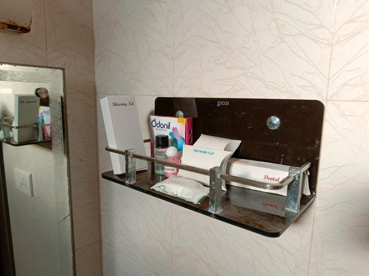 Hotel Arunachala Пондичери Екстериор снимка