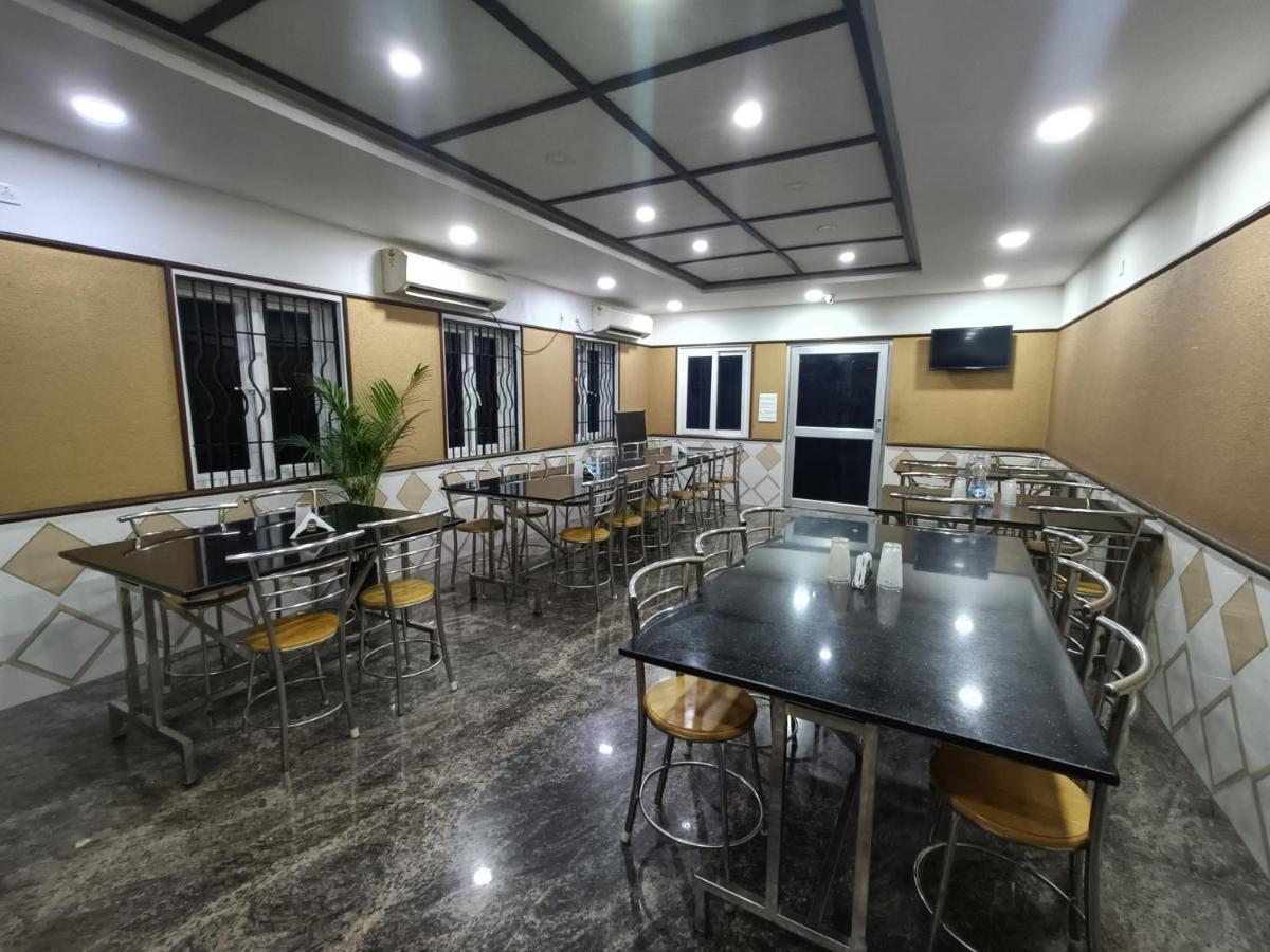 Hotel Arunachala Пондичери Екстериор снимка
