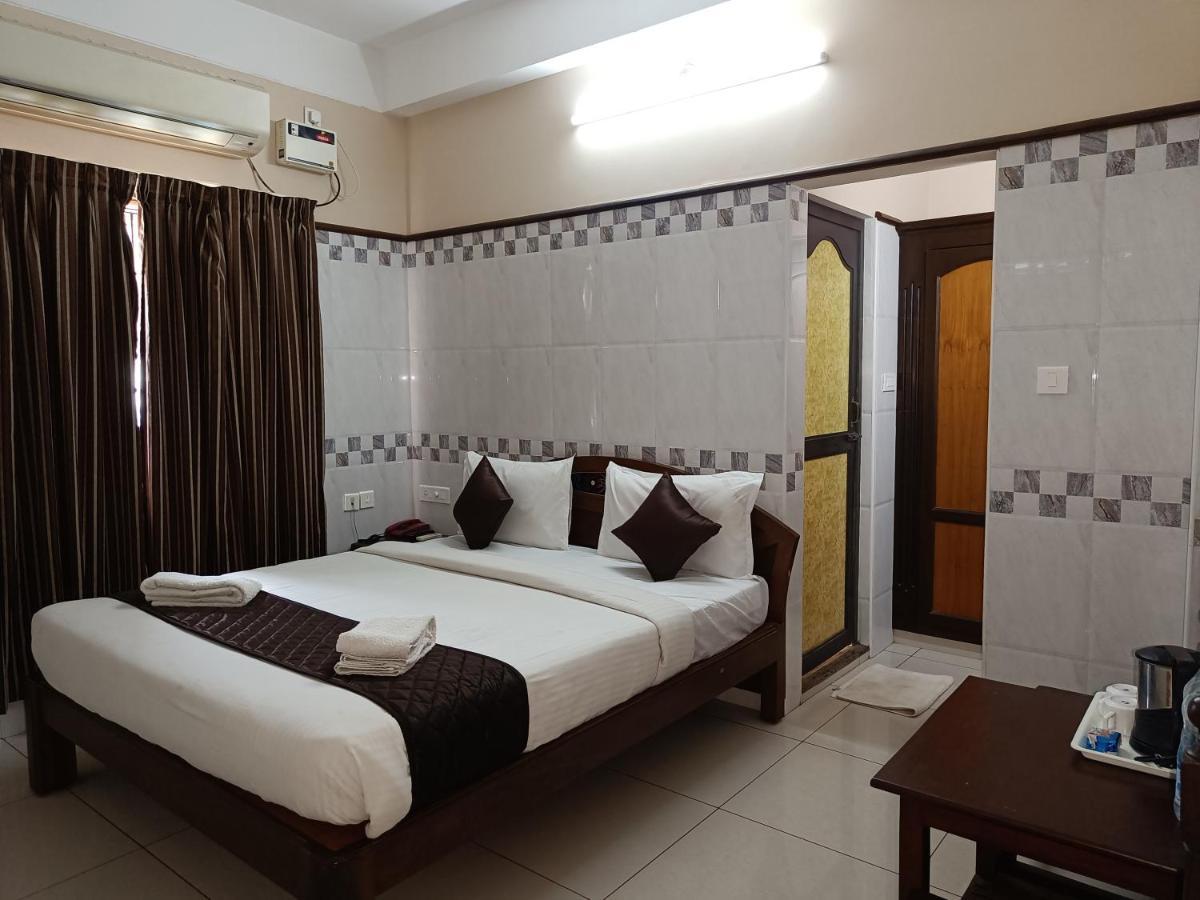Hotel Arunachala Пондичери Екстериор снимка