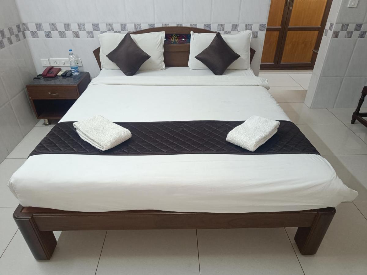 Hotel Arunachala Пондичери Екстериор снимка